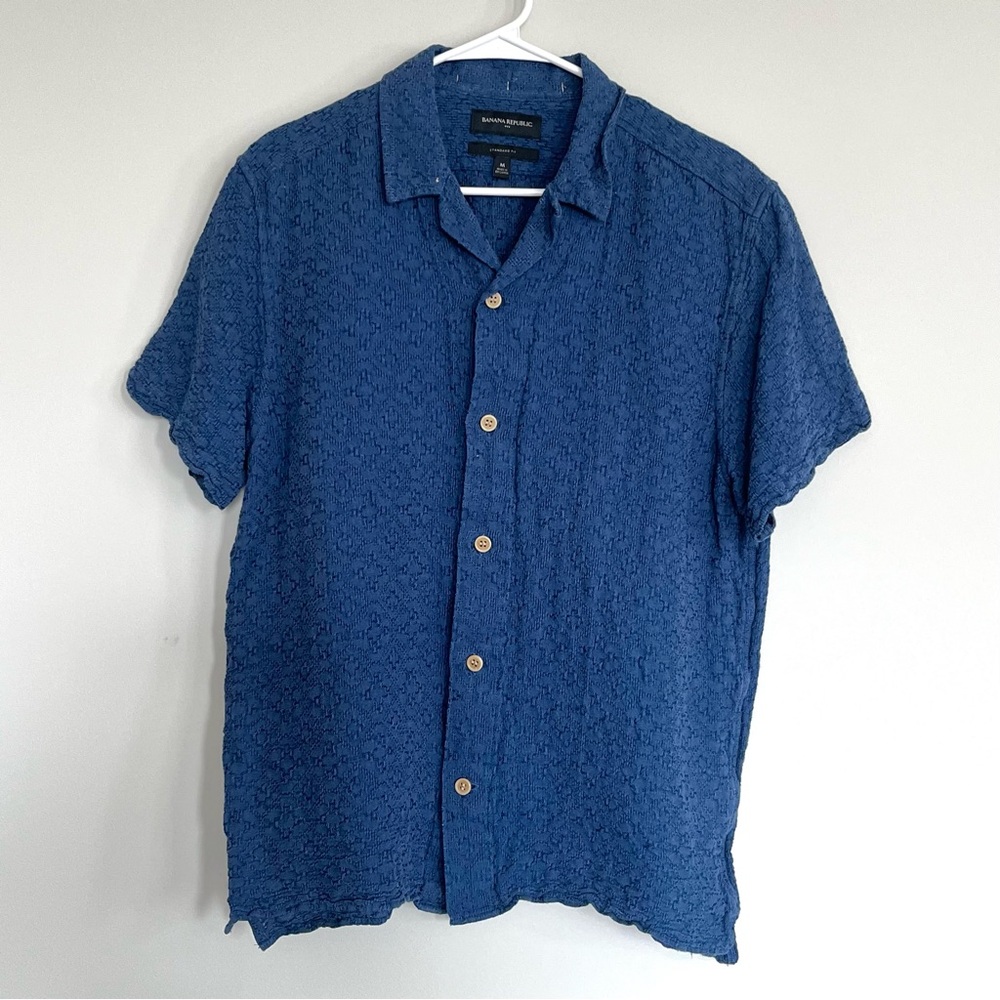 Banana Republic Blue Patterned Short Sleeve Collared Shirt